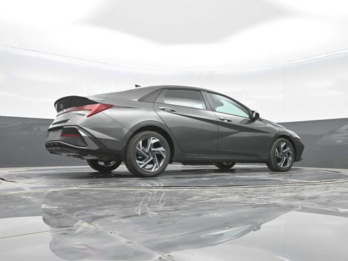 Used 2025 Hyundai Elantra SEL FWD image 37