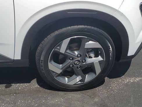 Certified 2024 Hyundai Venue SEL FWD image 5