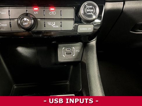 Used 2024 Jeep Compass Latitude AWD/4WD image 16