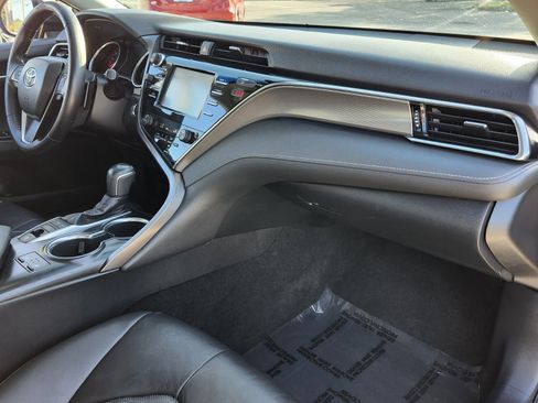 Used 2018 Toyota Camry XSE image 23