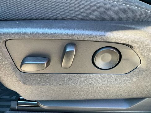 Used 2025 Chevrolet Silverado 2500 LT image 26