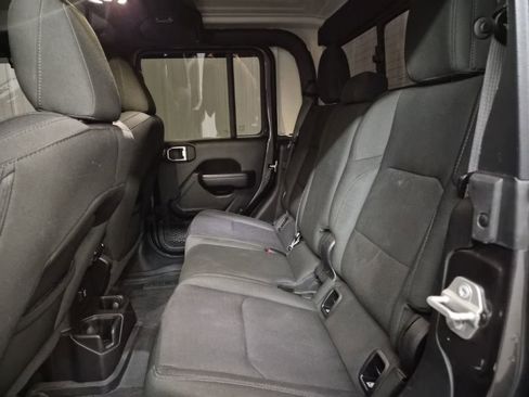 Used 2021 Jeep Gladiator Willys image 19