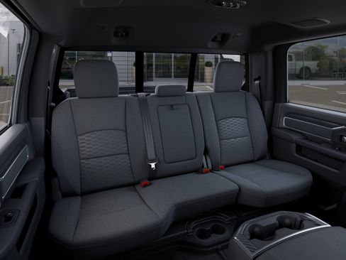 New 2026 RAM 2500 Big Horn AWD/4WD image 15