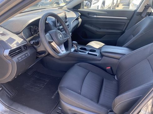 Used 2022 Nissan Altima 2.5 SV FWD image 11