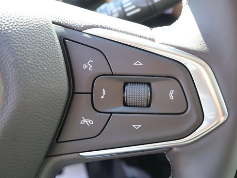New 2026 Chevrolet Trax LT w/ Midnight Edition FWD image 18