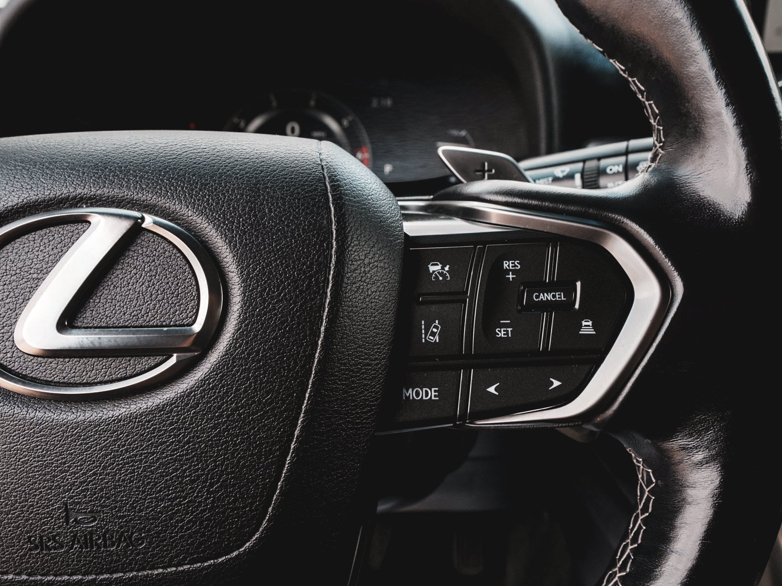 Used 2022 Lexus LX 600 4WD w/ Appearance Package image 17