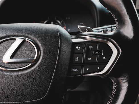 Used 2022 Lexus LX 600 4WD w/ Appearance Package image 17