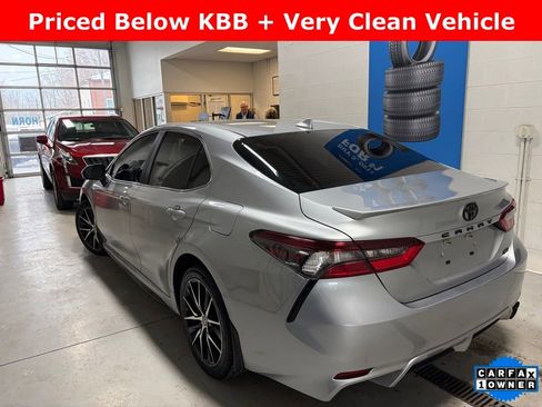 Used 2024 Toyota Camry SE image 5