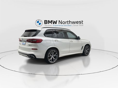 Used 2019 BMW X5 xDrive50i w/ M Sport Package image 3