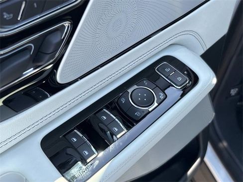 New 2025 Lincoln Aviator Black Label w/ Black Label Special Edition image 24