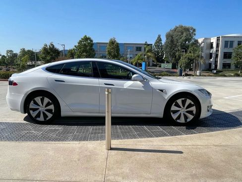 Used 2020 Tesla Model S Long Range Plus AWD/4WD image 8