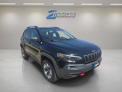 Used 2019 Jeep Cherokee Trailhawk w/ Cold Weather Group image 7