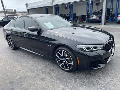 Used 2022 BMW 530e w/ Premium Package image 1
