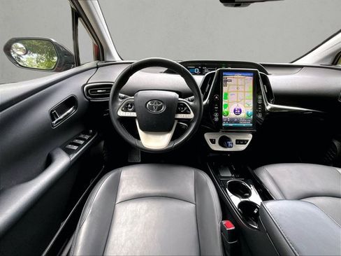 Used 2017 Toyota Prius Prime Premium FWD image 7