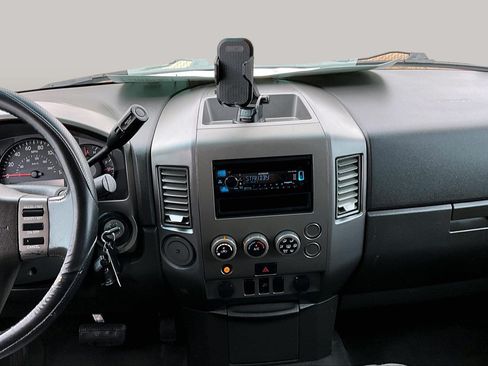 Used 2005 Nissan Titan SE RWD image 6