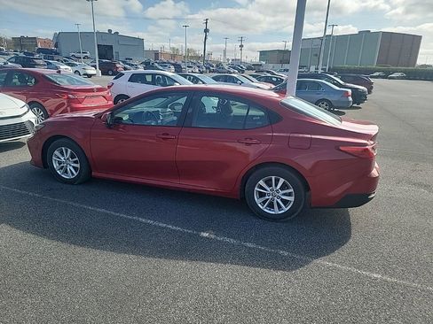Used 2025 Toyota Camry LE FWD image 4
