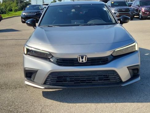 Used 2023 Honda Civic Sport image 2