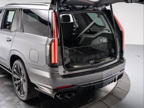 Used 2026 Cadillac Escalade V AWD/4WD image 37