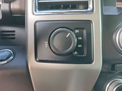 Used 2015 Ford F150 King Ranch w/ Equipment Group 601A Luxury AWD/4WD image 26