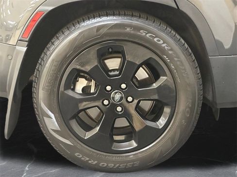 Used 2024 Land Rover Defender 130 S image 34