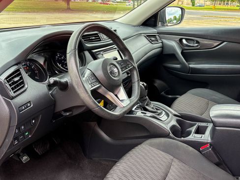 Used 2019 Nissan Rogue S w/ Special Edition Package AWD/4WD image 2