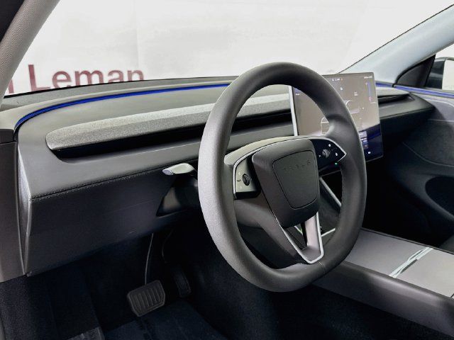 Used 2026 Tesla Model Y AWD image 9