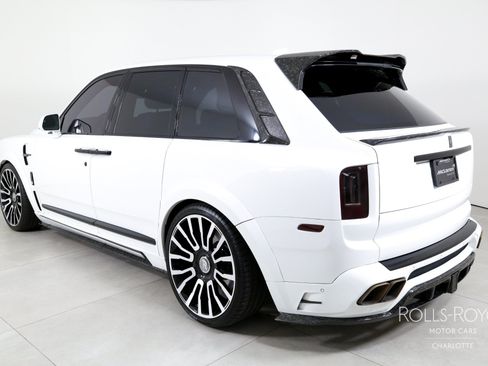 Used 2024 Rolls-Royce Cullinan AWD/4WD image 8