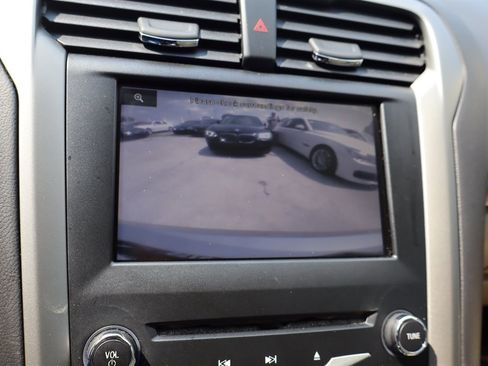 Used 2013 Ford Fusion SE FWD image 23