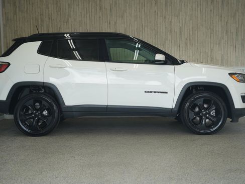 Used 2019 Jeep Compass Latitude AWD/4WD image 6