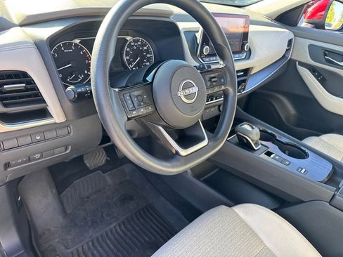 Used 2023 Nissan Rogue SV image 24