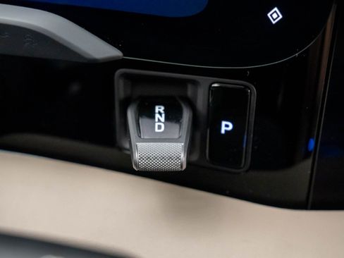 Certified 2025 Porsche Taycan image 22