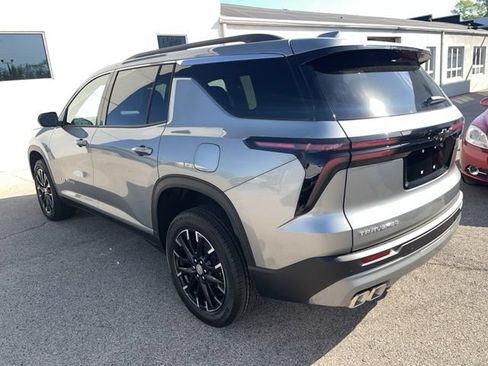 New 2026 Chevrolet Traverse LT w/ Sun and Wheel Package FWD image 3