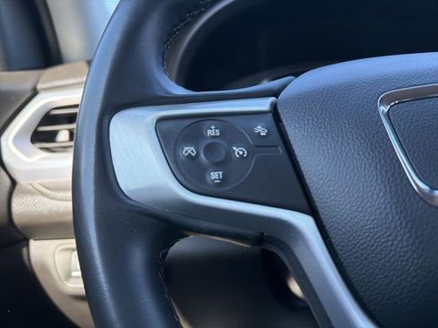 Used 2023 GMC Acadia SLT image 34