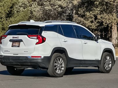 Used 2024 GMC Terrain SLT