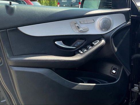 Used 2021 Mercedes-Benz GLC 300 4MATIC Coupe image 21