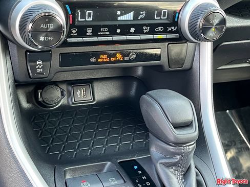 Certified 2025 Toyota RAV4 XLE AWD/4WD image 30