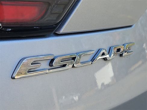 Used 2017 Ford Escape Titanium image 30