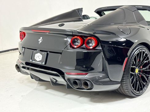 Used 2021 Ferrari 812 GTS RWD image 40