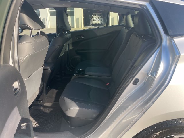 Used 2017 Toyota Prius Prime Advanced w/ Carpet Mat Package FWD image 29