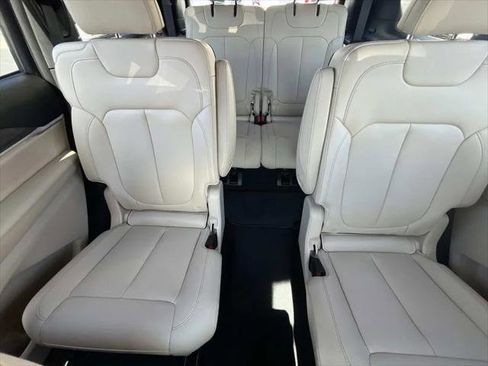 Certified 2024 Jeep Grand Cherokee L Limited image 30