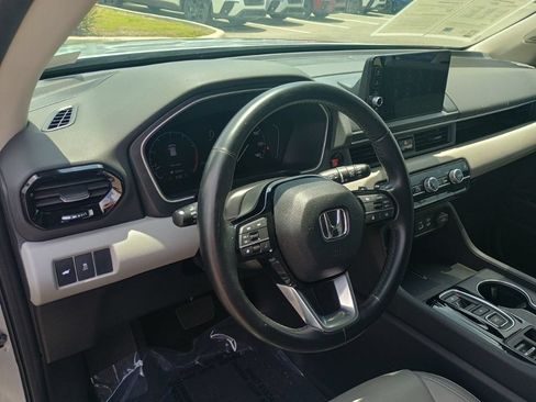 Used 2024 Honda Pilot Touring image 12