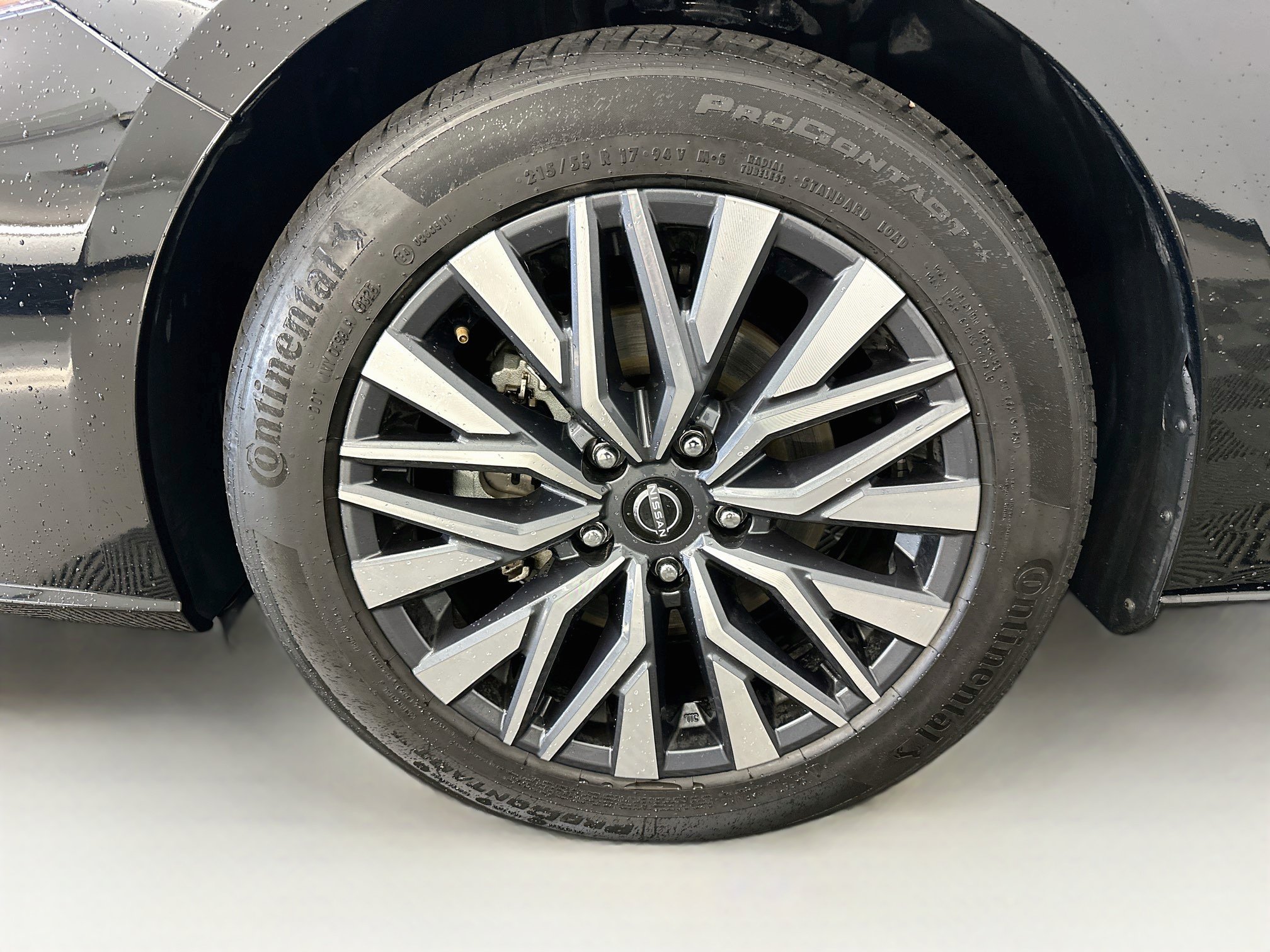 Used 2025 Nissan Altima 2.5 SV FWD image 34