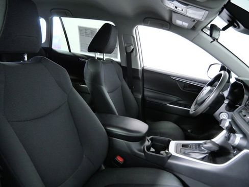 Used 2019 Toyota RAV4 LE image 12