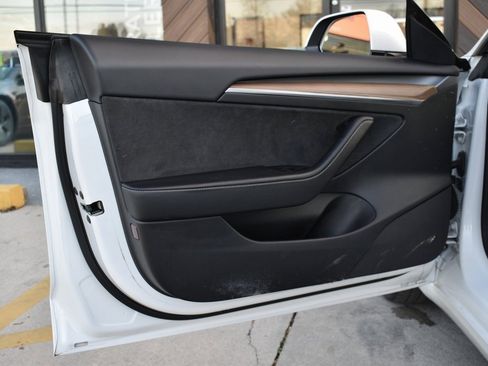 Used 2022 Tesla Model 3 Long Range image 9