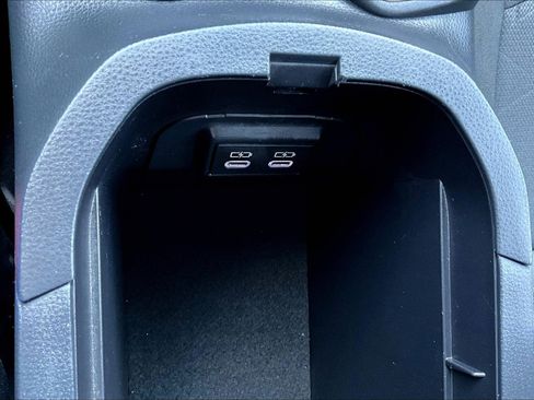 Used 2025 Toyota RAV4 XLE image 31