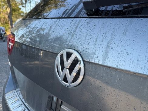 Used 2019 Volkswagen Tiguan SE w/ Panoramic Sunroof Package image 8