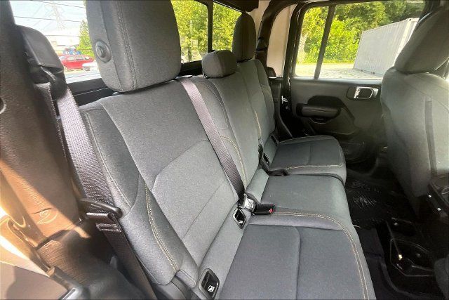 Used 2025 Jeep Gladiator Sport AWD/4WD image 24