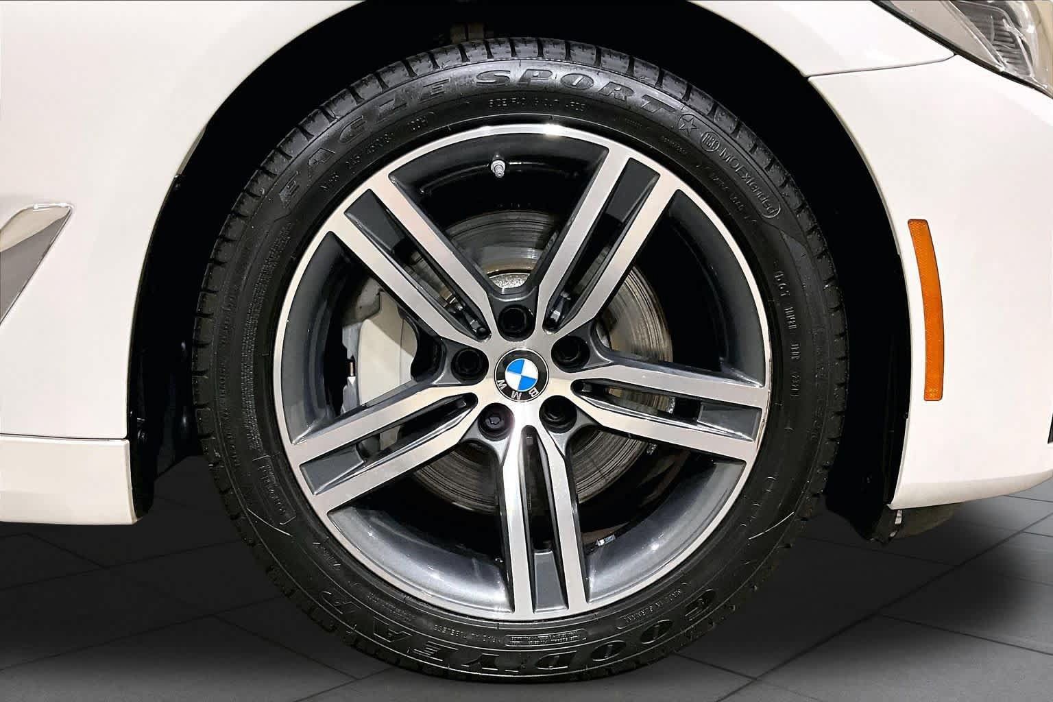 Used 2023 BMW 530i xDrive w/ Premium Package AWD/4WD image 10