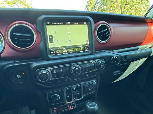 Used 2022 Jeep Gladiator Rubicon w/ LED Lighting Group AWD/4WD image 14