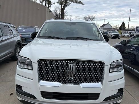 Used 2022 Lincoln Navigator L Reserve image 2